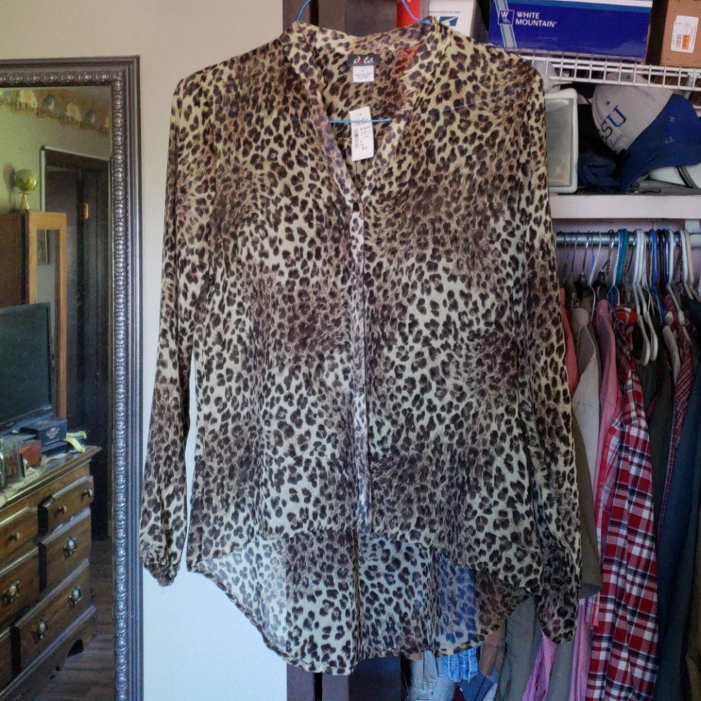 Dots cheetah print shirt